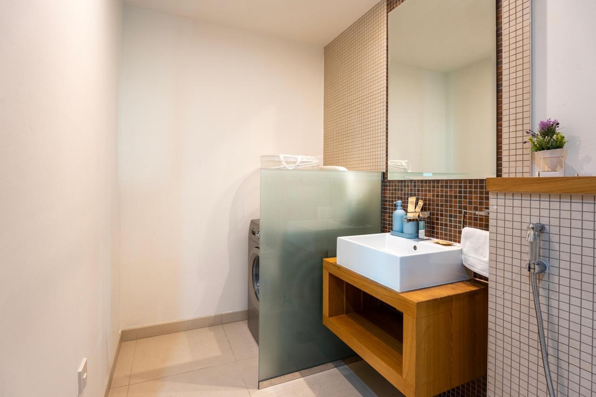 Stunning 2br Luxuryliving In Primearea Alnaseem203 Apartment *
