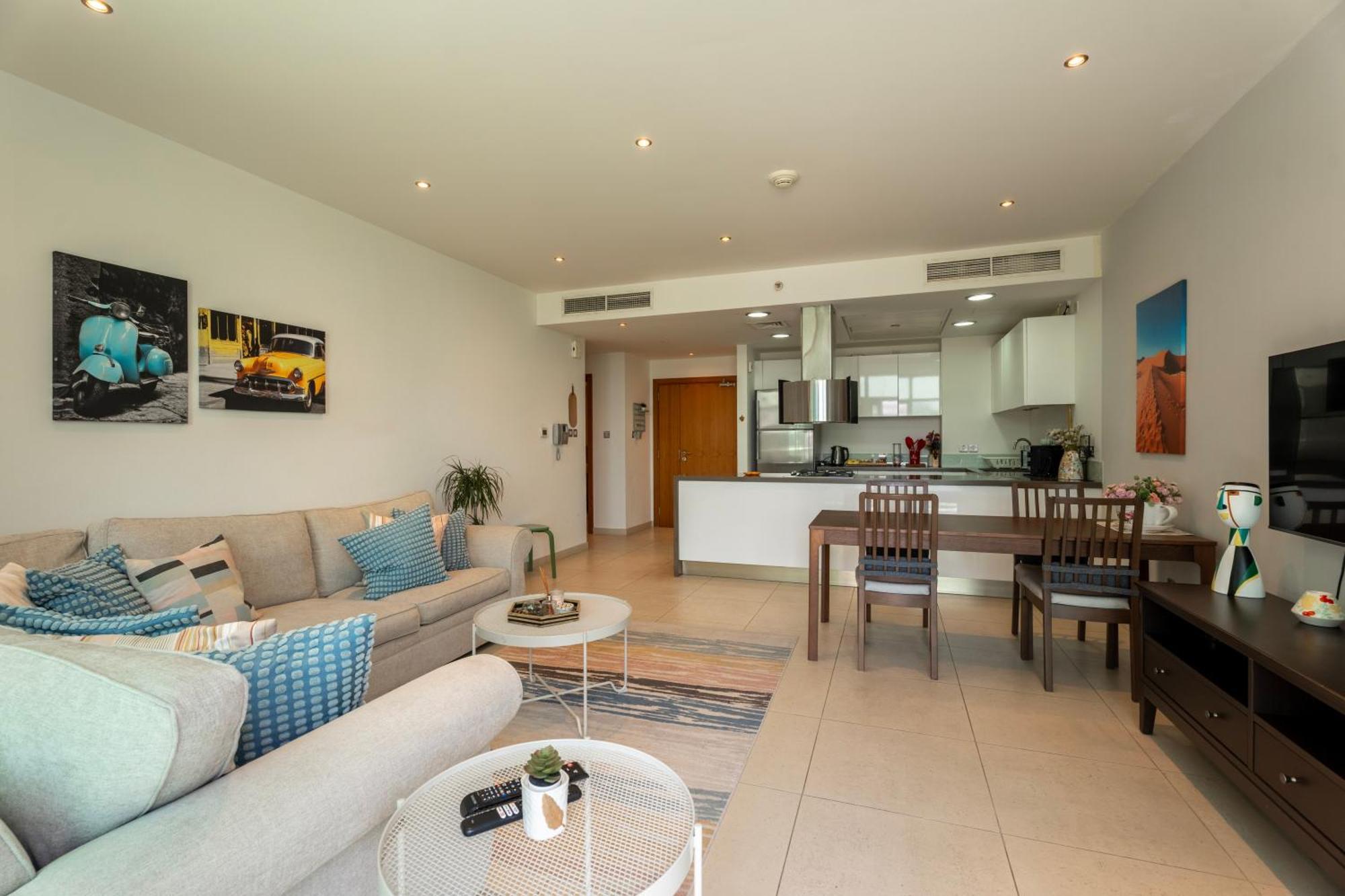 Stunning 2br Luxuryliving In Primearea Alnaseem203 *